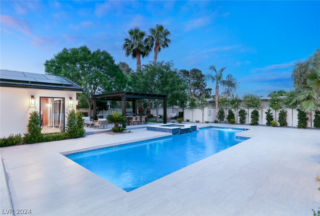 1227 PARK Circle