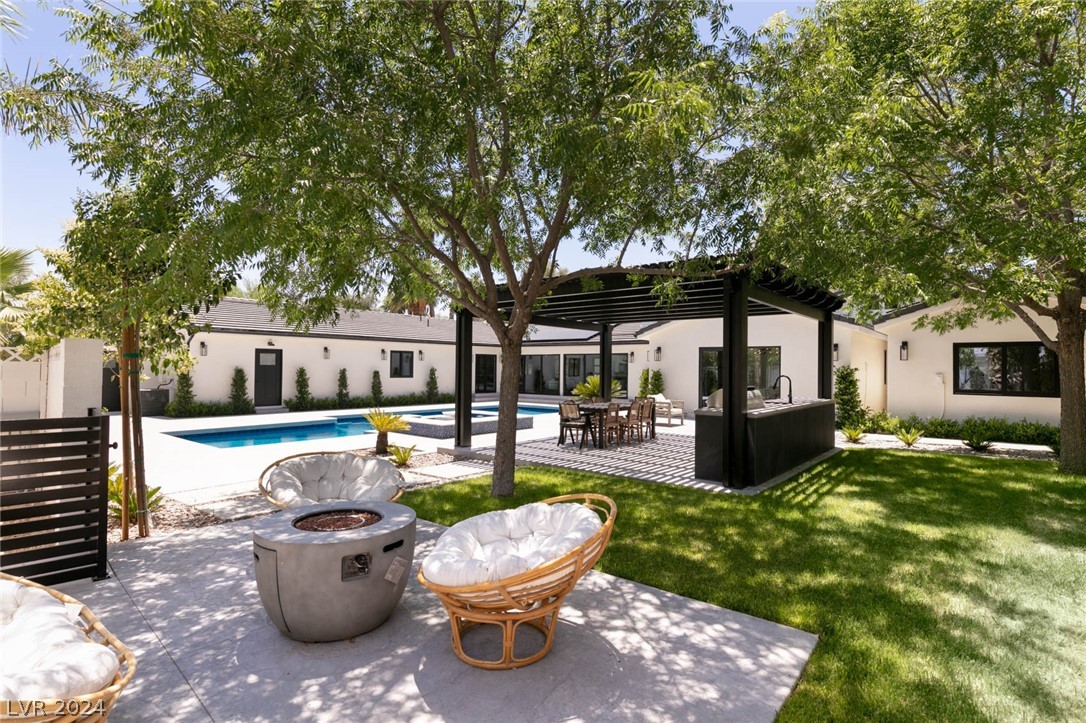 1227 PARK Circle
