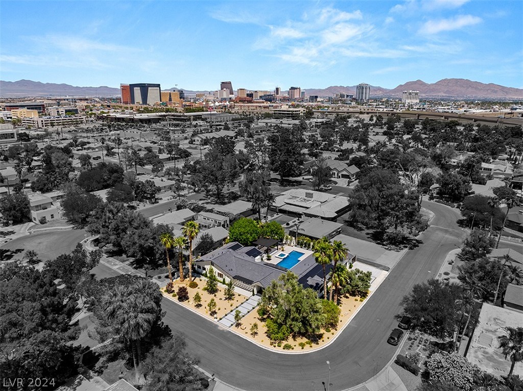 1227 PARK Circle