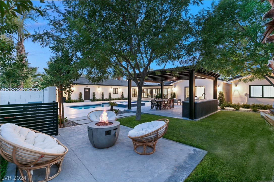 1227 PARK Circle