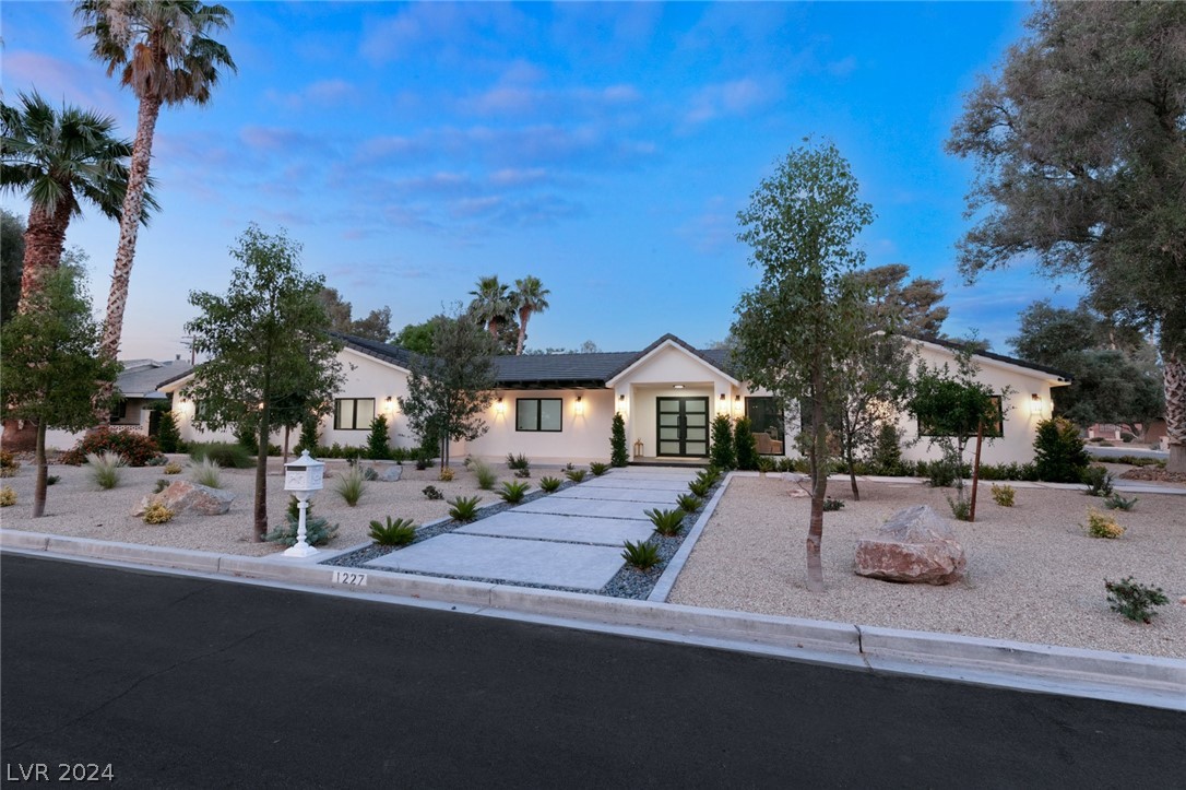 1227 PARK Circle