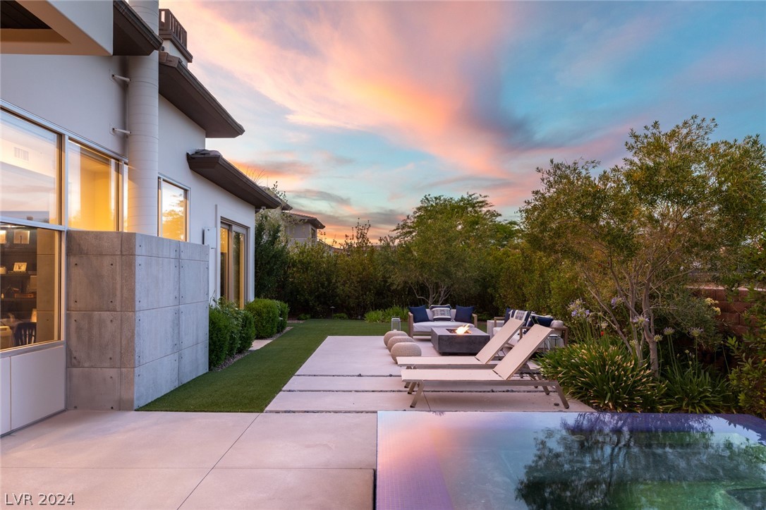 14 MIDNIGHT RIDGE Drive