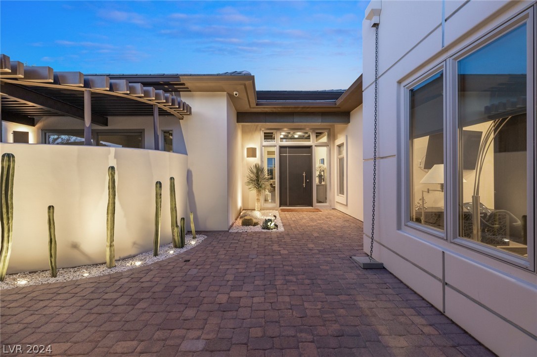 14 MIDNIGHT RIDGE Drive