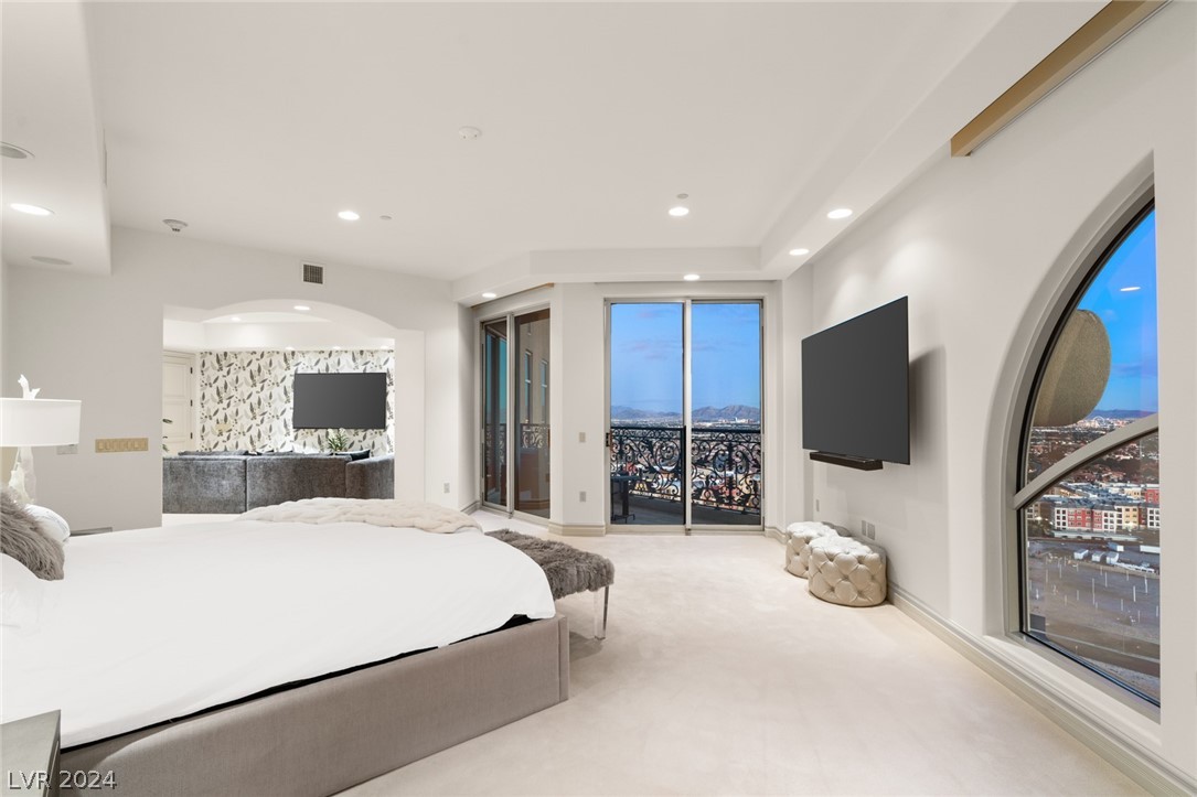 9101 Alta Drive 1703
