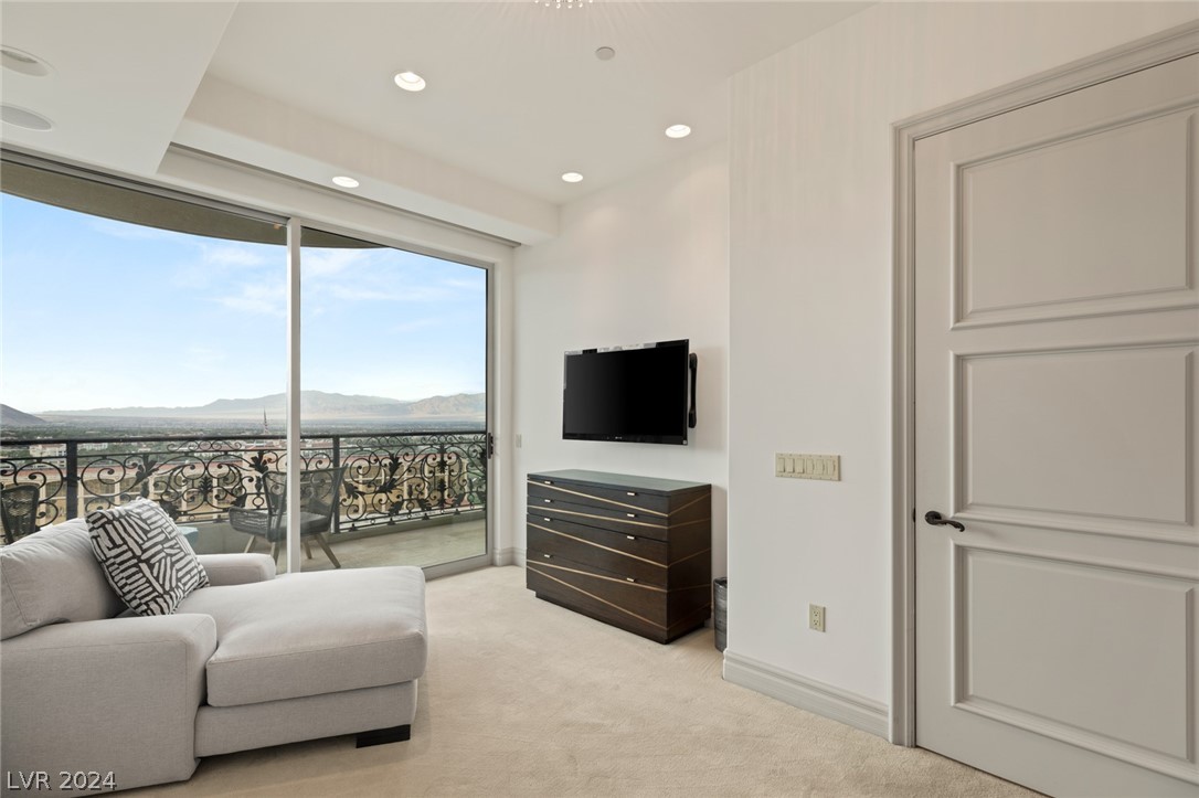 9101 Alta Drive 1703