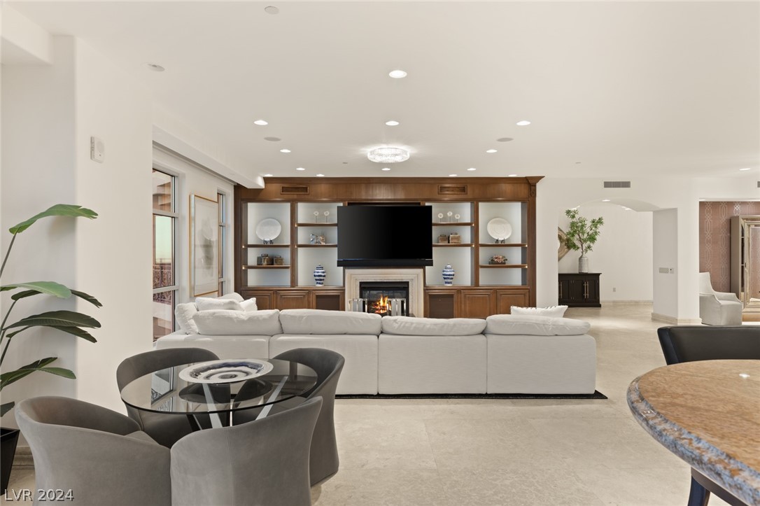 9101 Alta Drive 1703