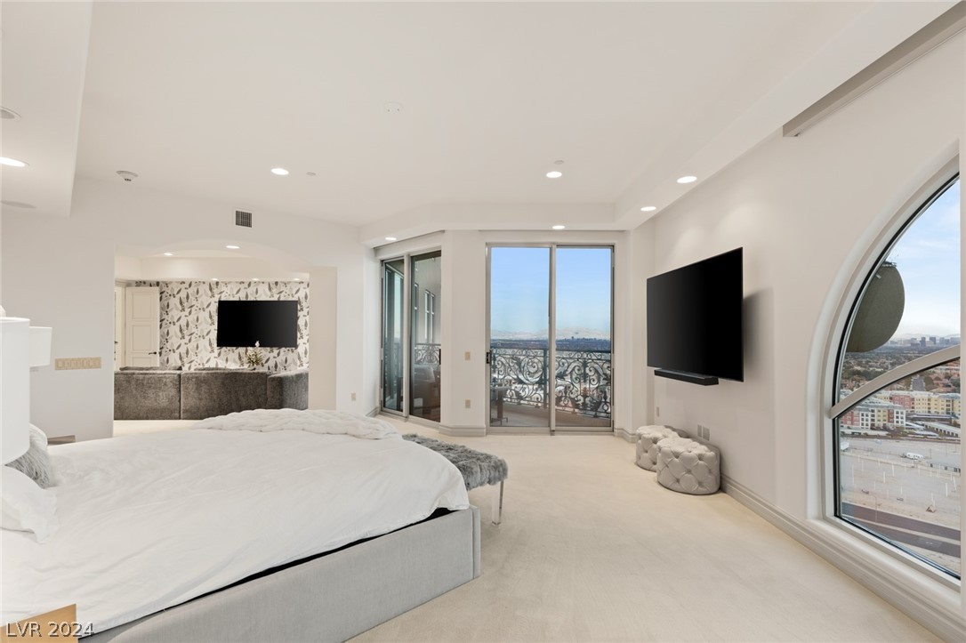 9101 Alta Drive 1703