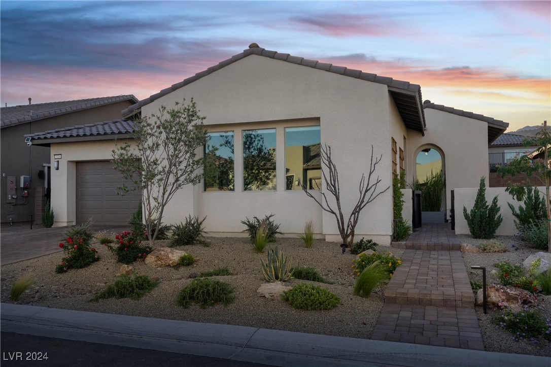 325 JACKALBERRY Street