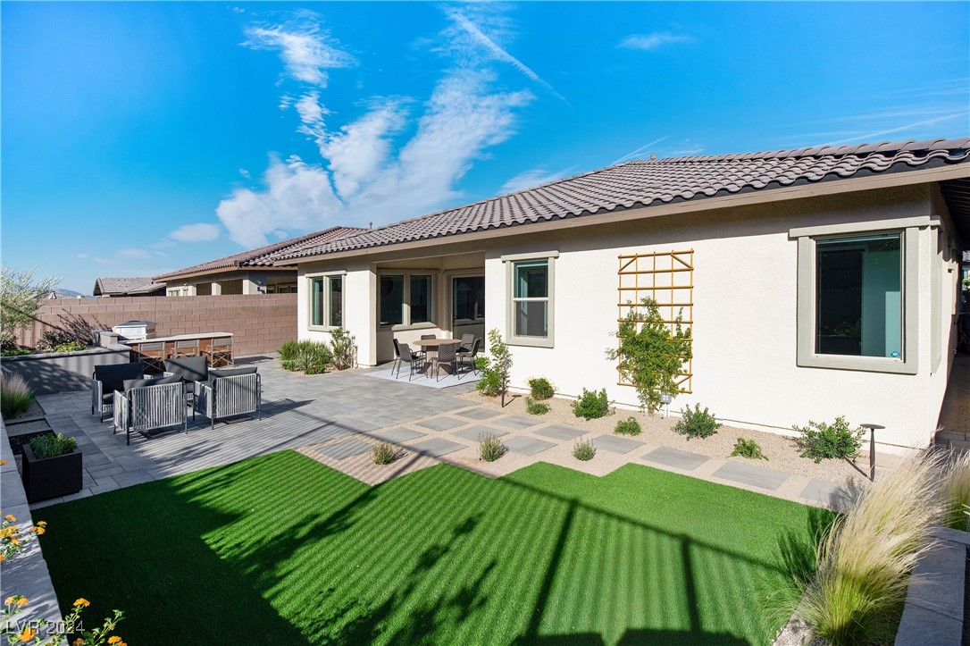 325 JACKALBERRY Street