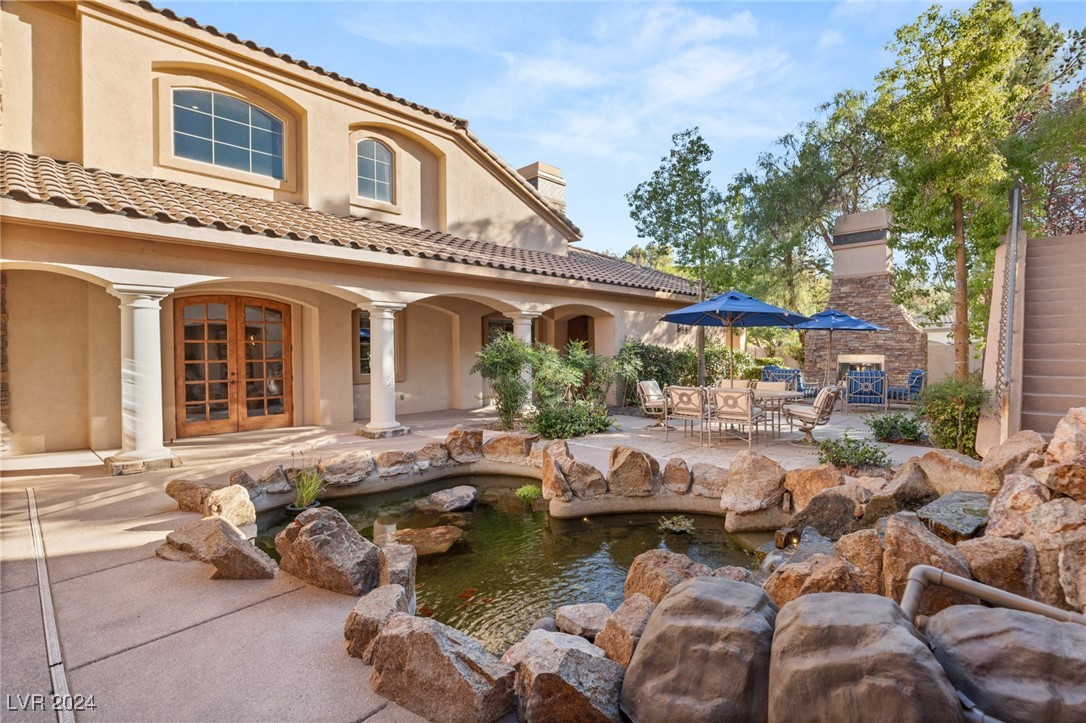 14 CORRAL DE TIERRA Place