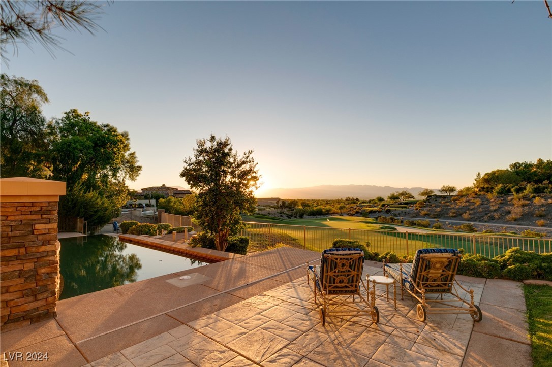 14 CORRAL DE TIERRA Place
