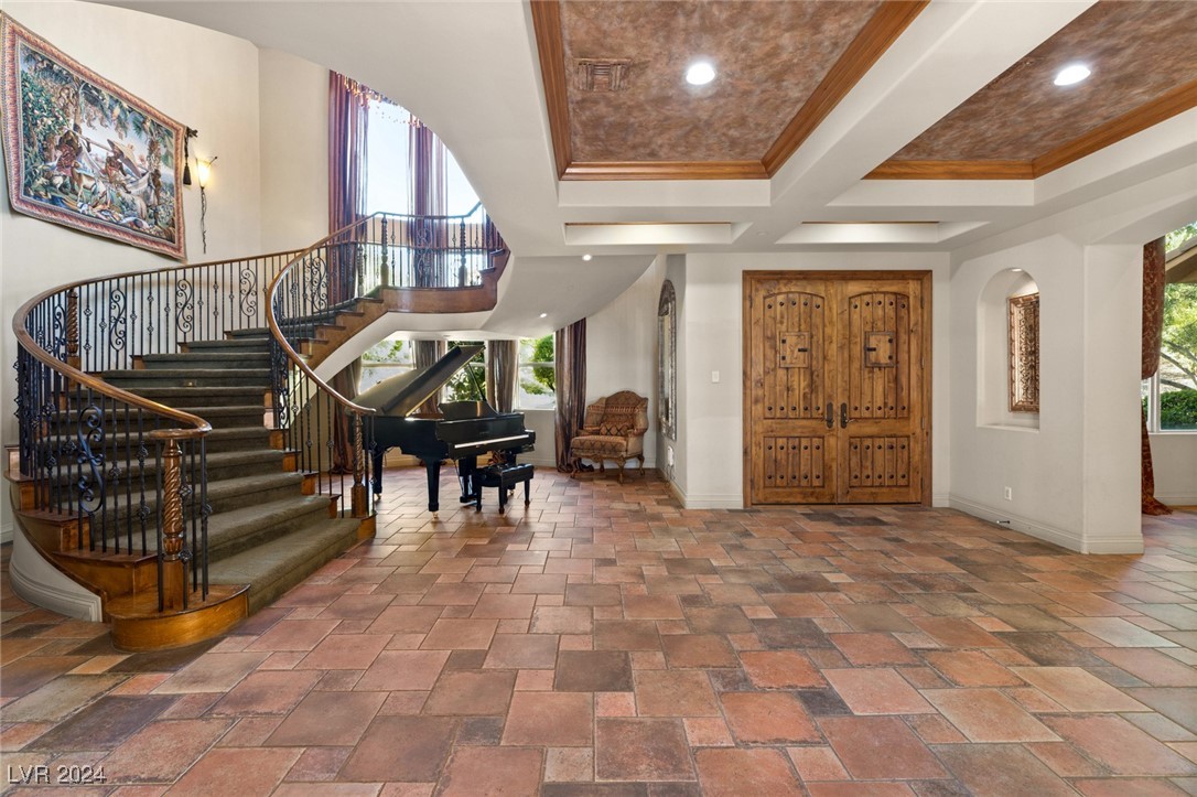 14 CORRAL DE TIERRA Place
