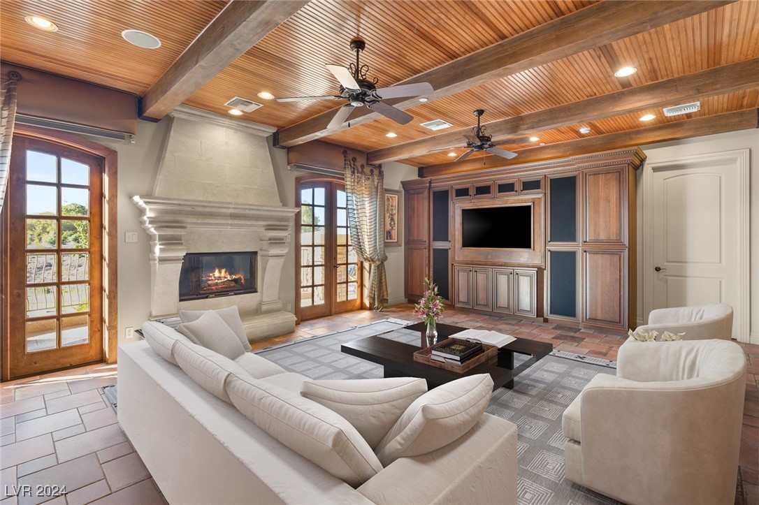 14 CORRAL DE TIERRA Place