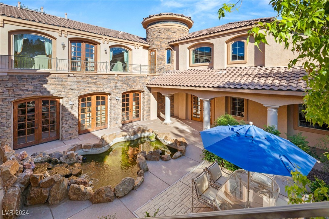 14 CORRAL DE TIERRA Place