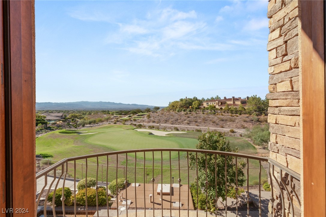 14 CORRAL DE TIERRA Place