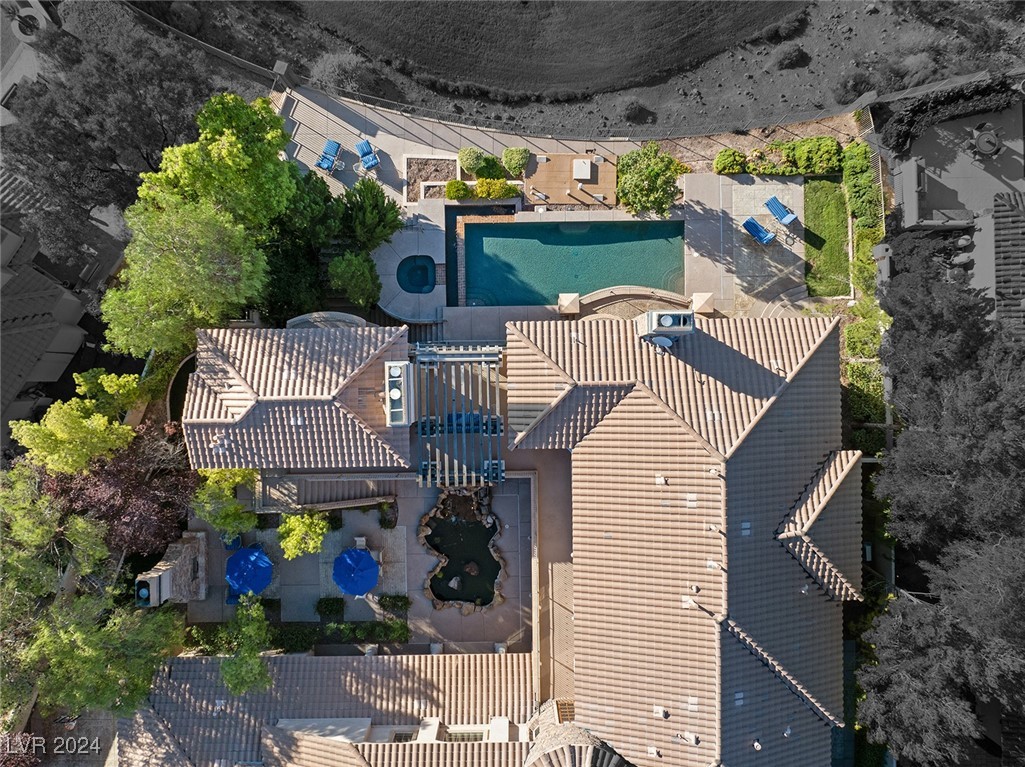 14 CORRAL DE TIERRA Place