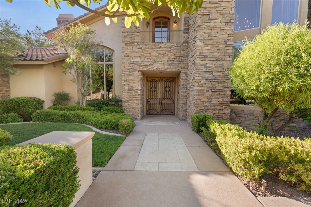 14 CORRAL DE TIERRA Place