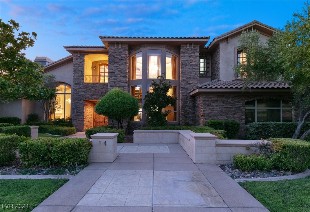 14 CORRAL DE TIERRA Place