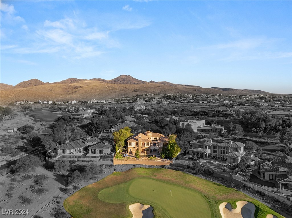 14 CORRAL DE TIERRA Place