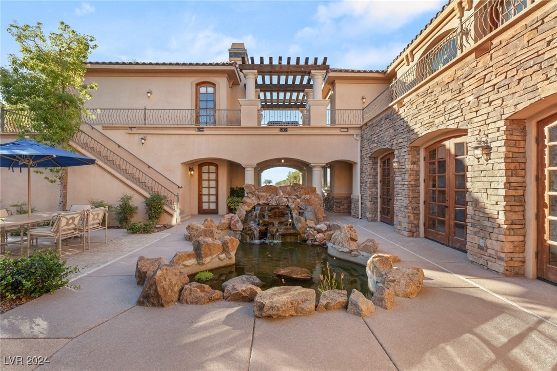14 CORRAL DE TIERRA Place