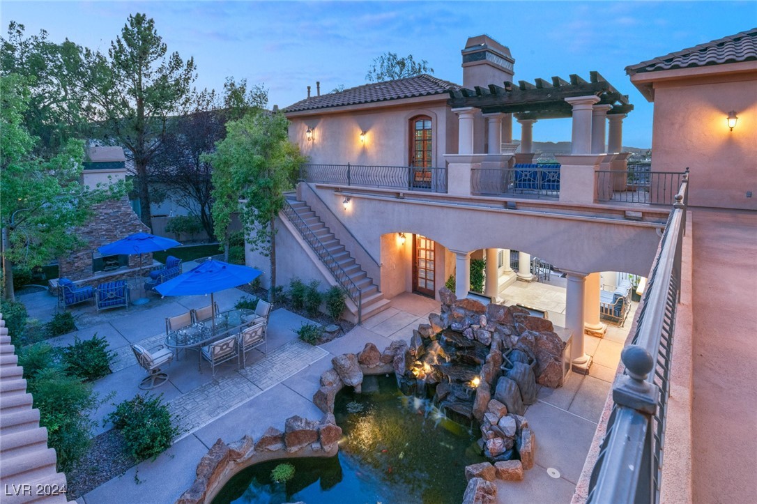 14 CORRAL DE TIERRA Place