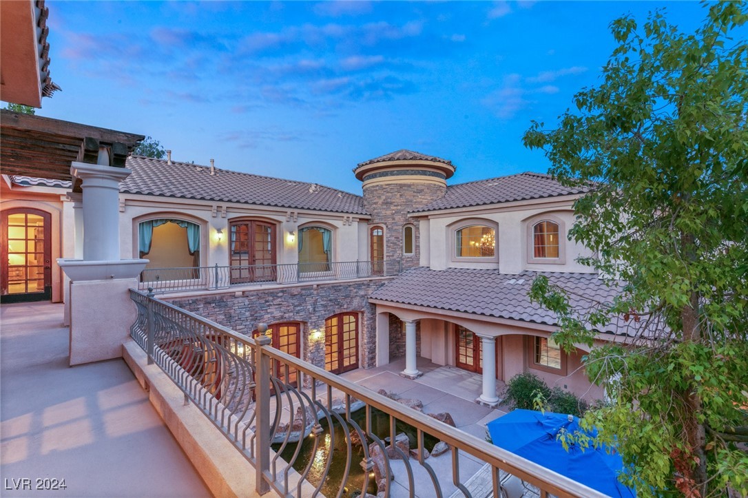 14 CORRAL DE TIERRA Place