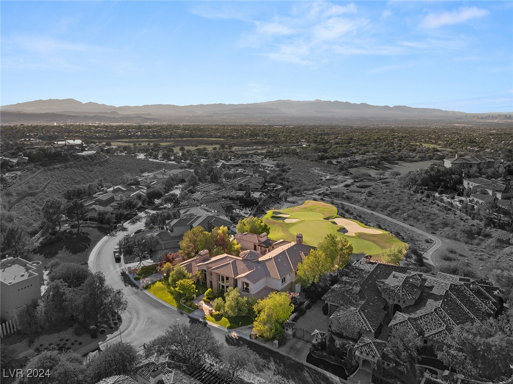 14 CORRAL DE TIERRA Place
