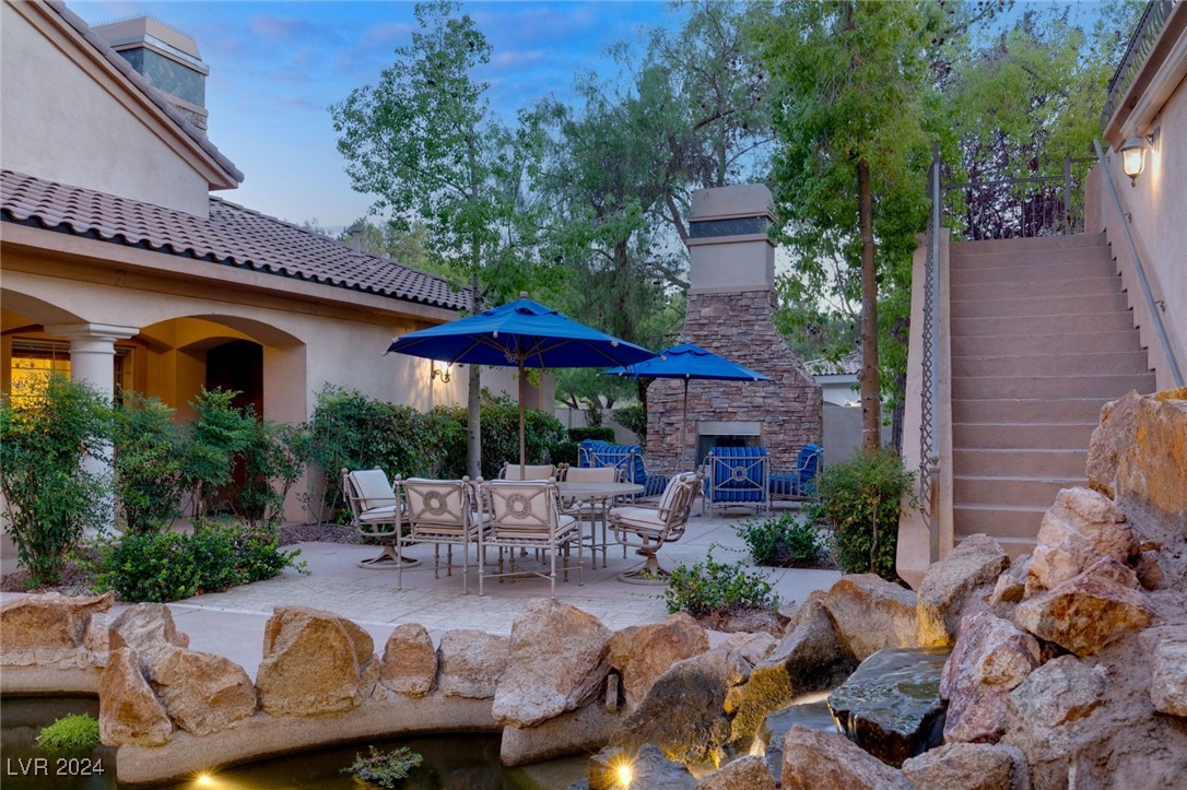 14 CORRAL DE TIERRA Place