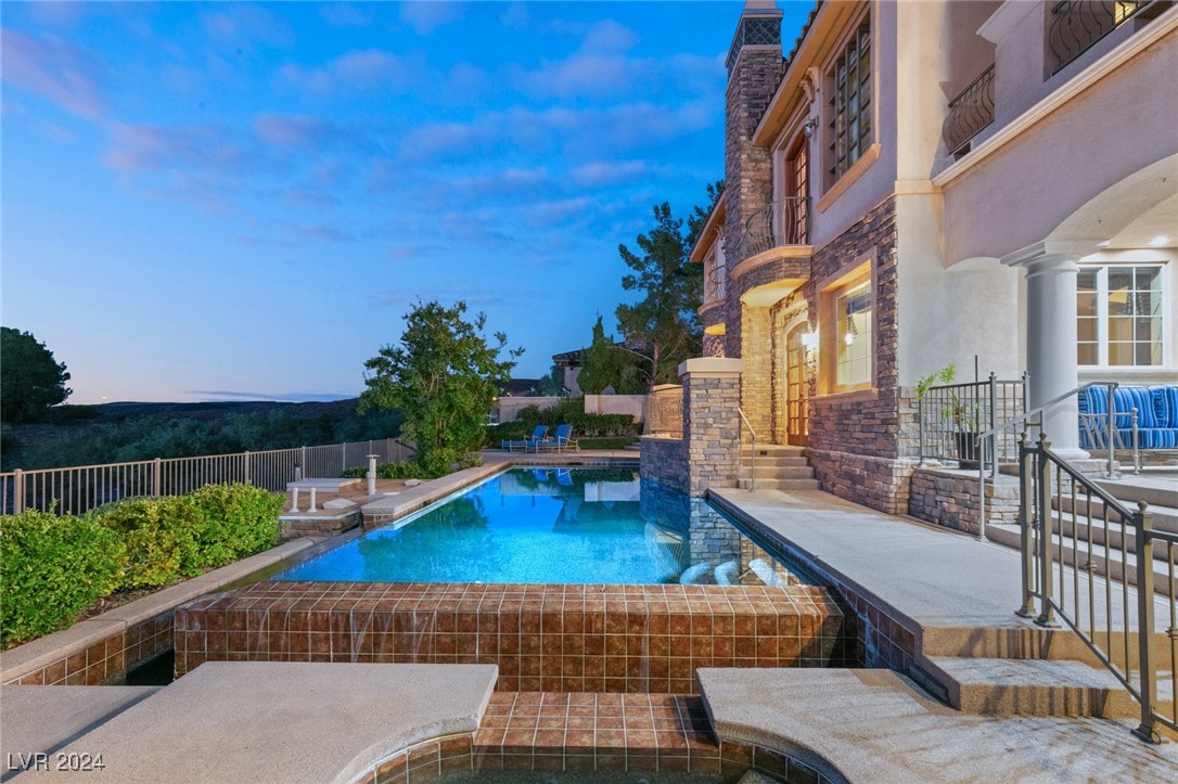 14 CORRAL DE TIERRA Place