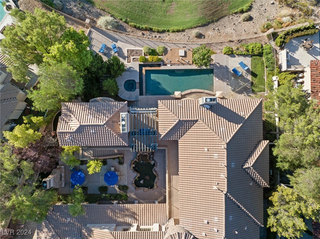 14 CORRAL DE TIERRA Place