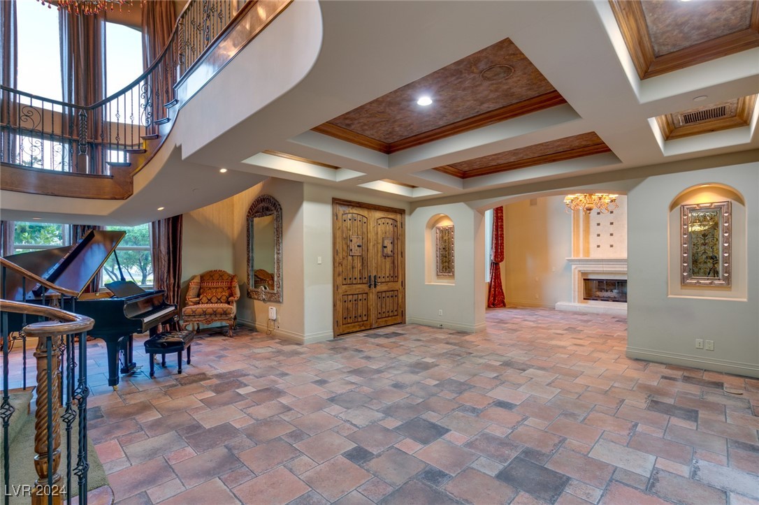 14 CORRAL DE TIERRA Place