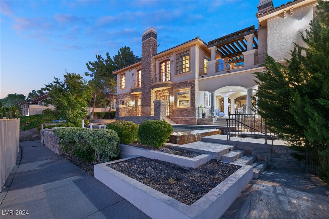 14 CORRAL DE TIERRA Place