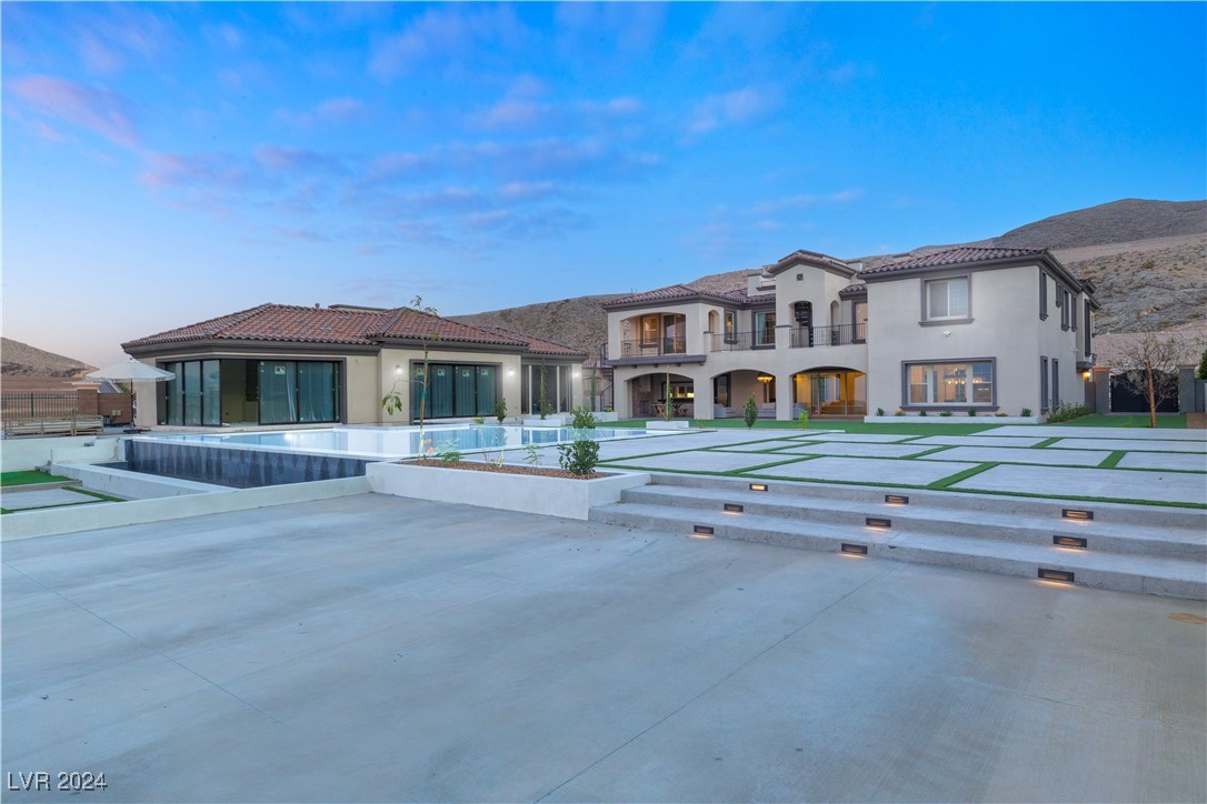 16 OLYMPIA RIDGE Drive