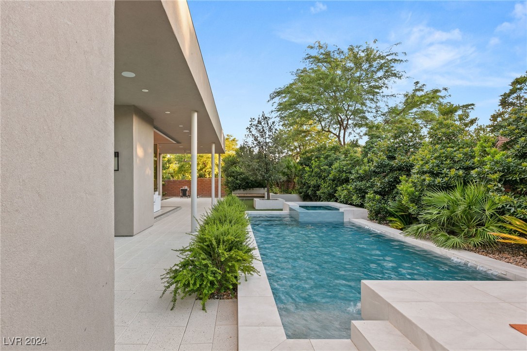 37 Hawkeye Lane