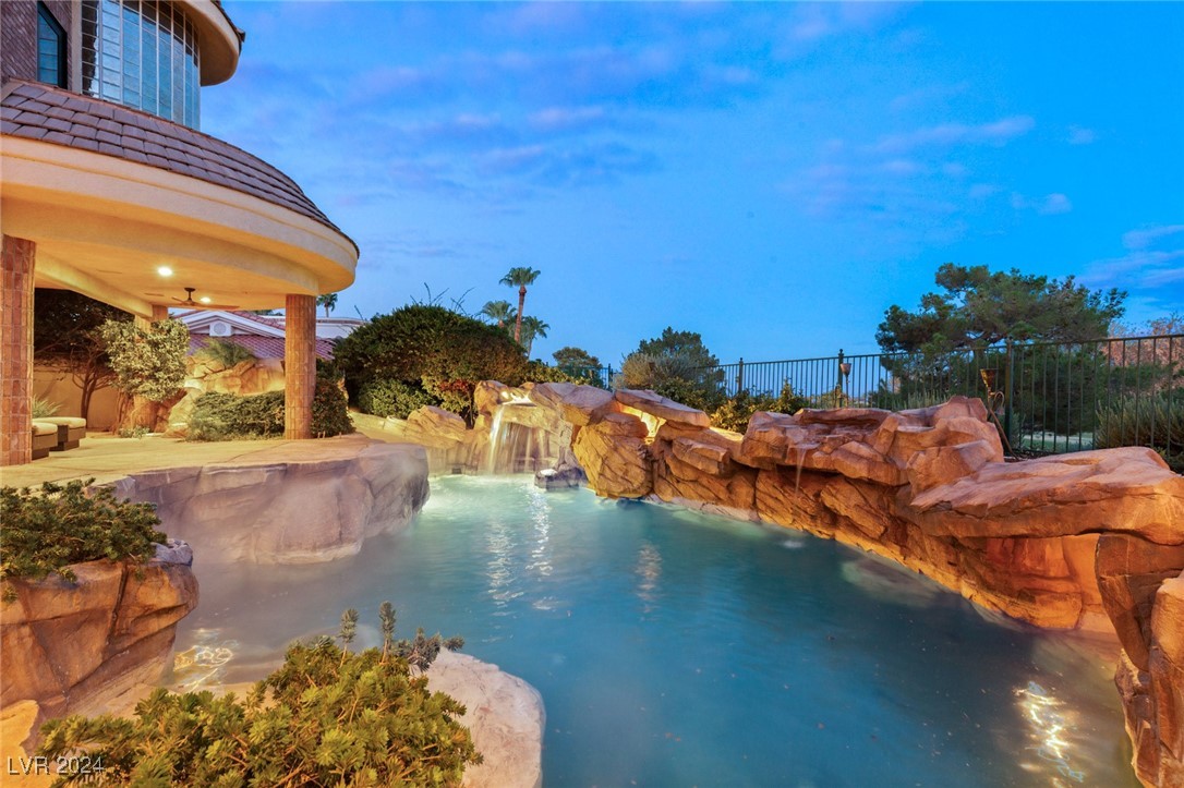8701 CANYON VIEW Drive