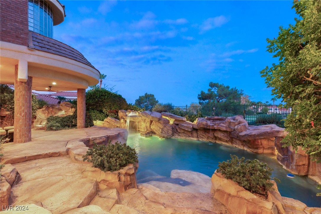 8701 CANYON VIEW Drive