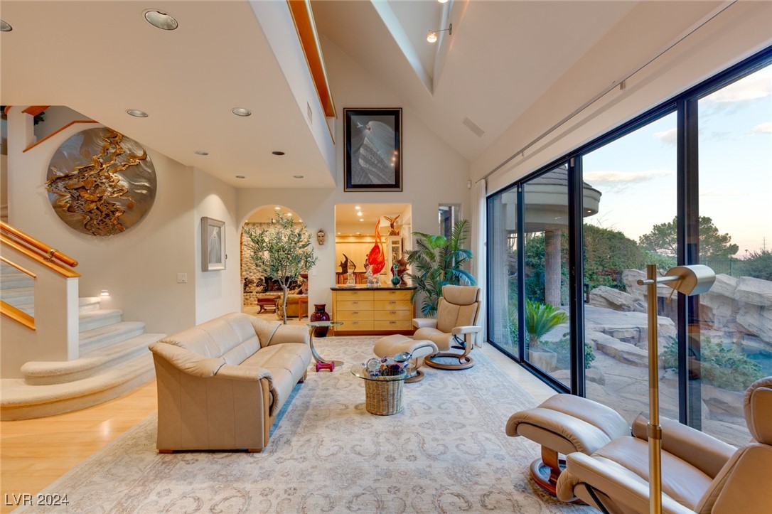 8701 CANYON VIEW Drive