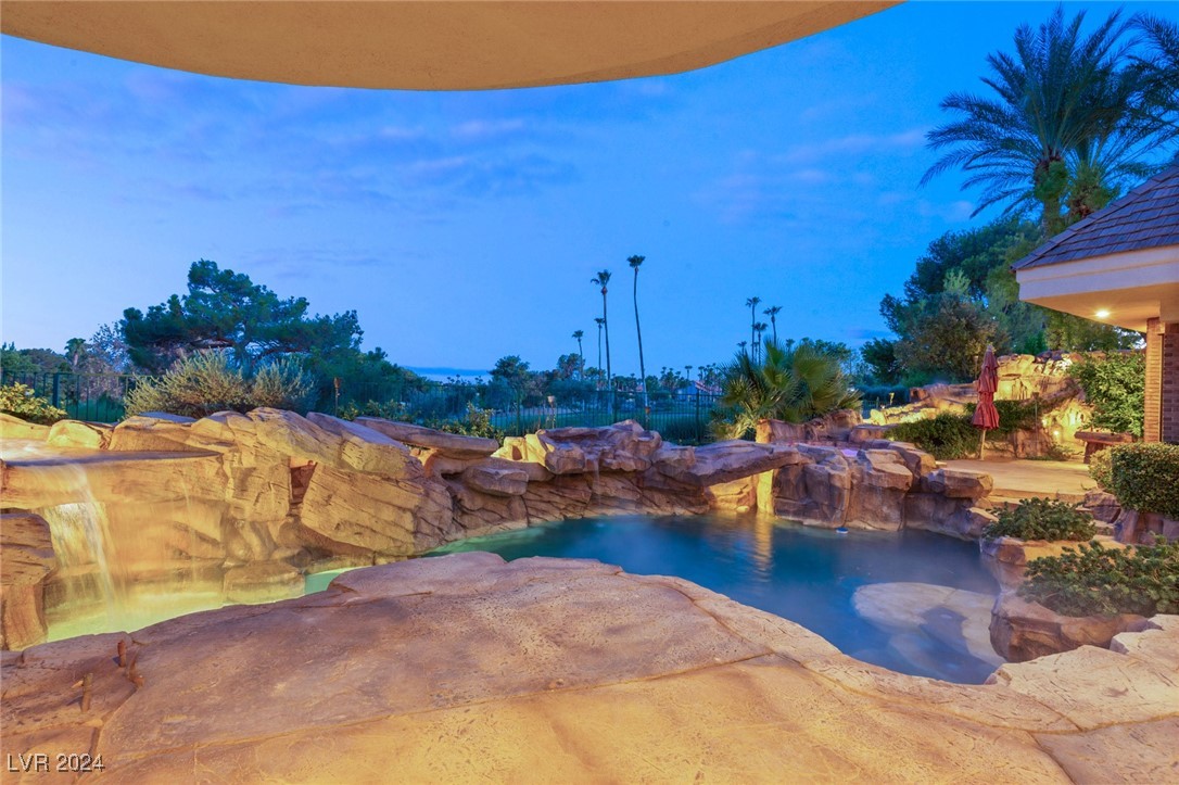 8701 CANYON VIEW Drive