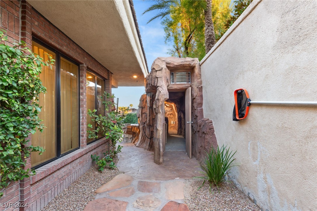 8701 CANYON VIEW Drive