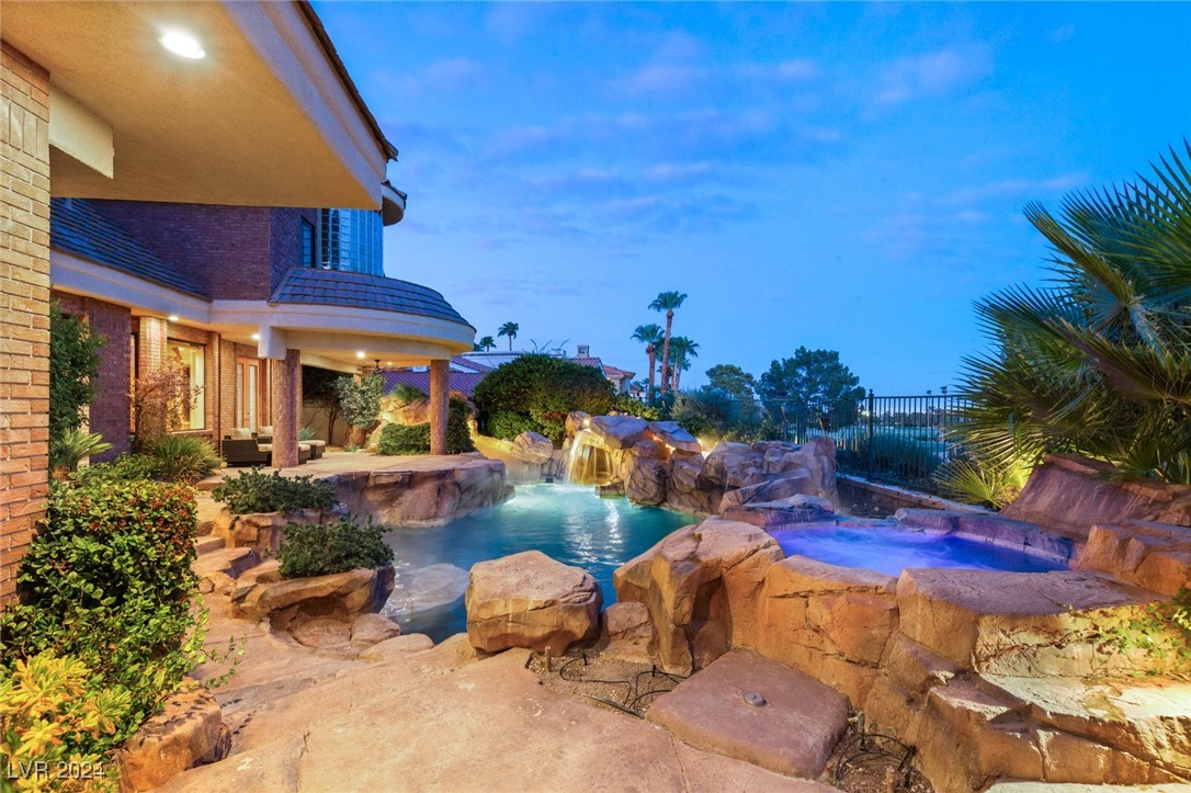 8701 CANYON VIEW Drive