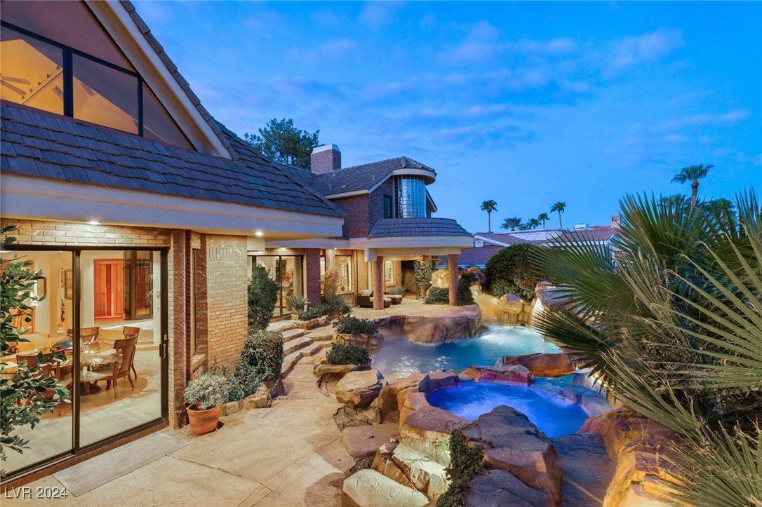 8701 CANYON VIEW Drive