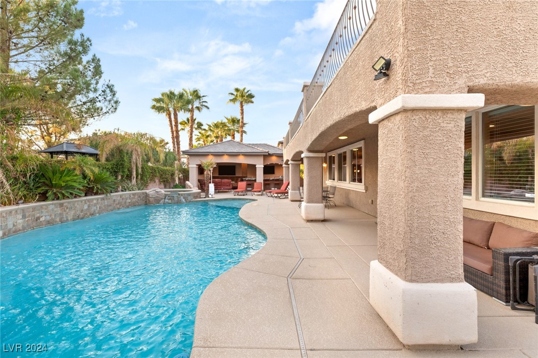 7217 SASHAYING SPIRIT Court