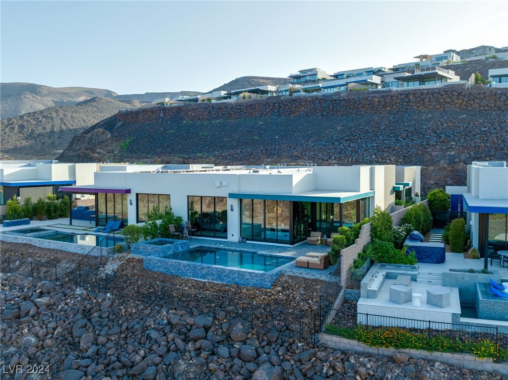 670 SCENIC CLIFF Drive