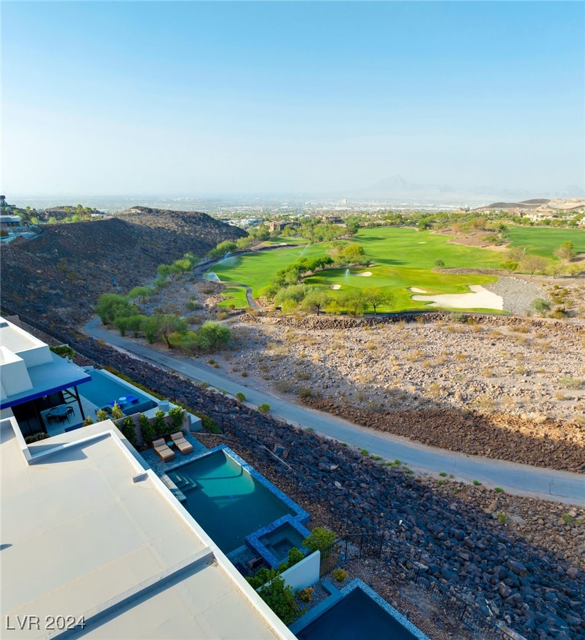 670 SCENIC CLIFF Drive