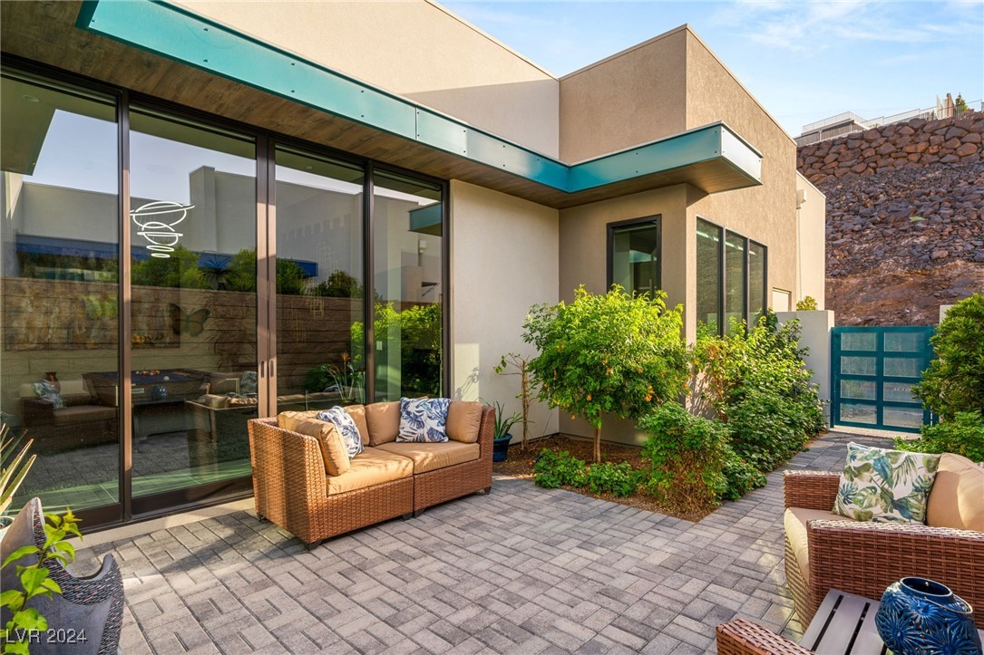 670 SCENIC CLIFF Drive