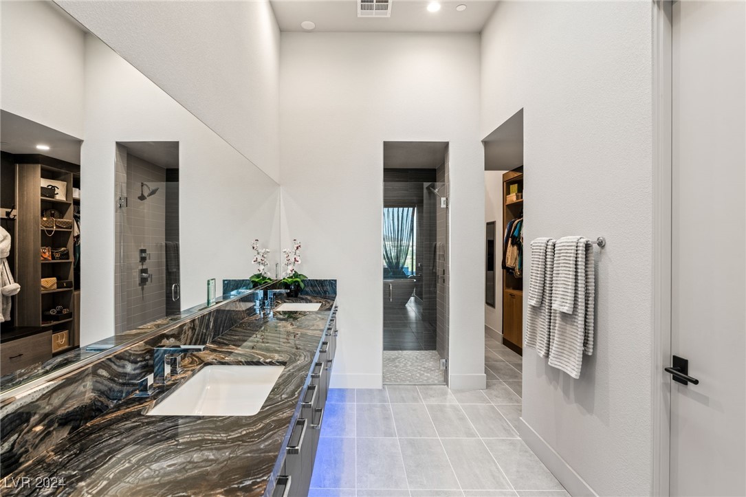 670 SCENIC CLIFF Drive