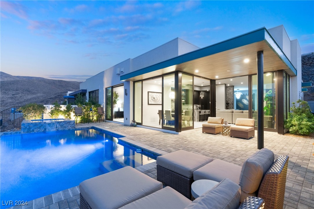 670 SCENIC CLIFF Drive