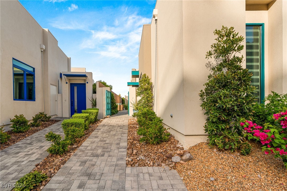 670 SCENIC CLIFF Drive