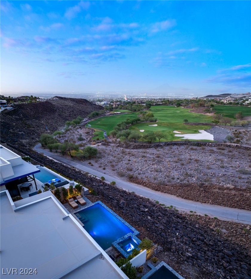 670 SCENIC CLIFF Drive