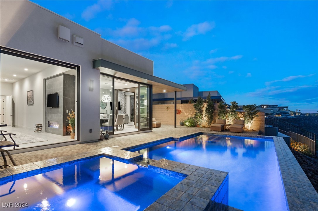 670 SCENIC CLIFF Drive